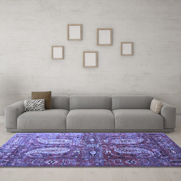 Machine Washable Persian Blue Traditional Rug in a Living Room, wshtr1685blu