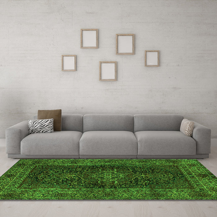 Machine Washable Persian Green Traditional Area Rugs in a Living Room,, wshtr1686grn