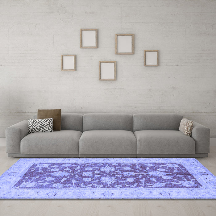 Machine Washable Oriental Blue Traditional Rug in a Living Room, wshtr1688blu