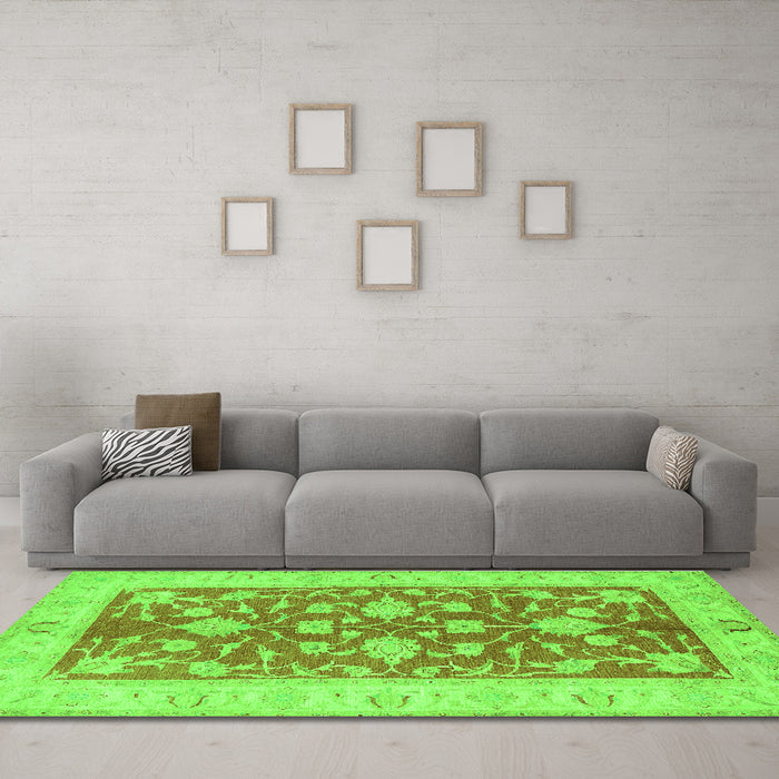 Machine Washable Oriental Green Traditional Area Rugs in a Living Room,, wshtr1688grn