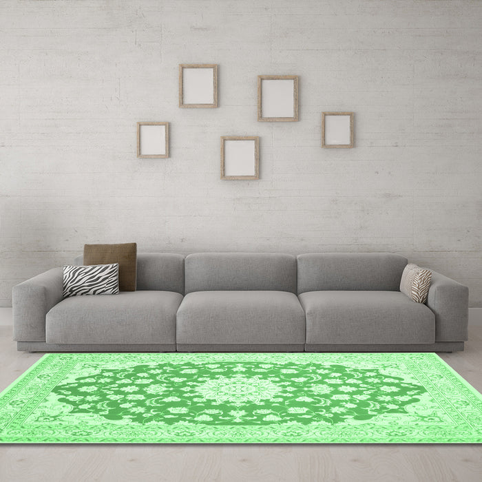 Machine Washable Medallion Emerald Green Traditional Area Rugs in a Living Room,, wshtr168emgrn