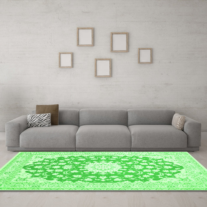 Machine Washable Medallion Green Traditional Area Rugs in a Living Room,, wshtr168grn