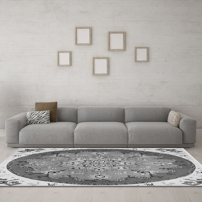 Machine Washable Medallion Gray Traditional Rug in a Living Room,, wshtr1694gry