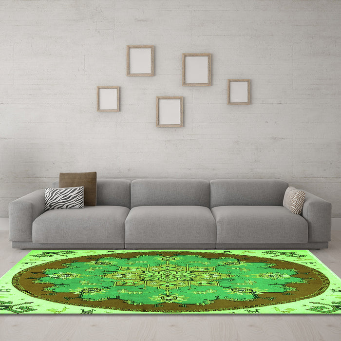Machine Washable Medallion Green Traditional Area Rugs in a Living Room,, wshtr1694grn