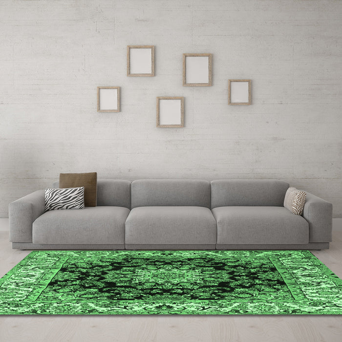 Machine Washable Medallion Emerald Green Traditional Area Rugs in a Living Room,, wshtr1695emgrn