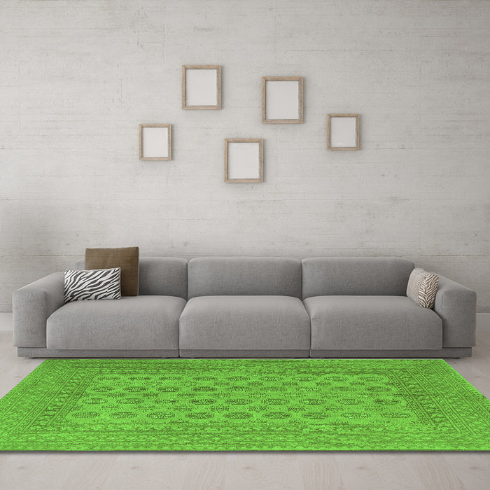 Machine Washable Persian Green Traditional Area Rugs in a Living Room,, wshtr1697grn