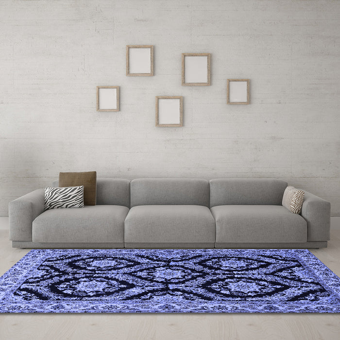Machine Washable Persian Blue Traditional Rug in a Living Room, wshtr1698blu