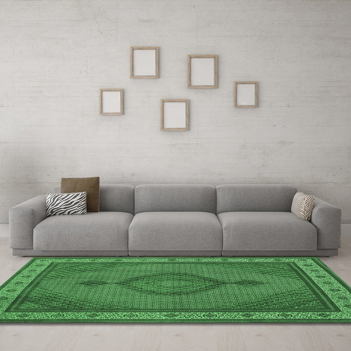 Machine Washable Medallion Emerald Green Traditional Area Rugs in a Living Room,, wshtr16emgrn