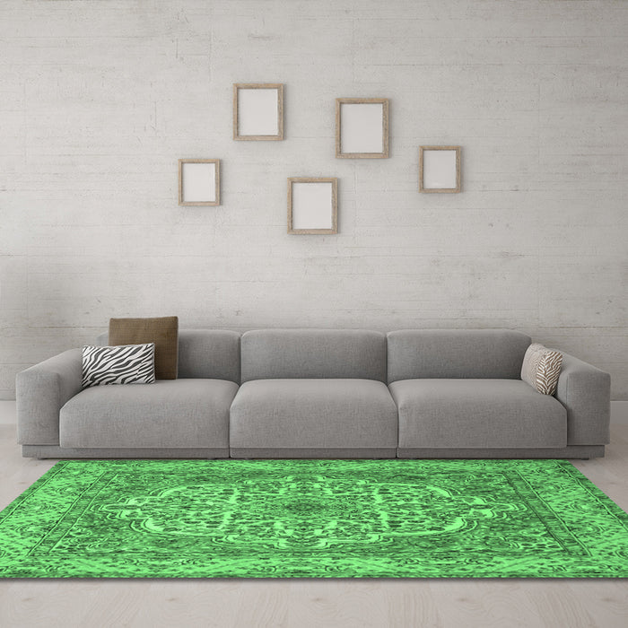 Machine Washable Medallion Emerald Green Traditional Area Rugs in a Living Room,, wshtr1700emgrn