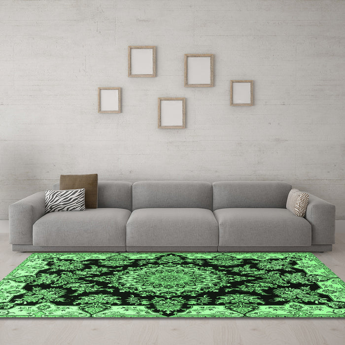 Machine Washable Medallion Emerald Green Traditional Area Rugs in a Living Room,, wshtr1701emgrn