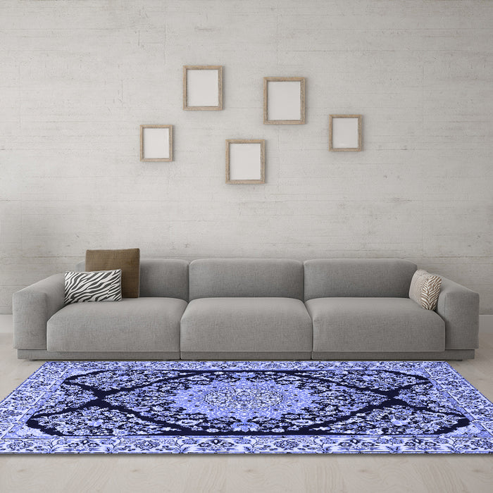 Machine Washable Medallion Blue Traditional Rug in a Living Room, wshtr1702blu