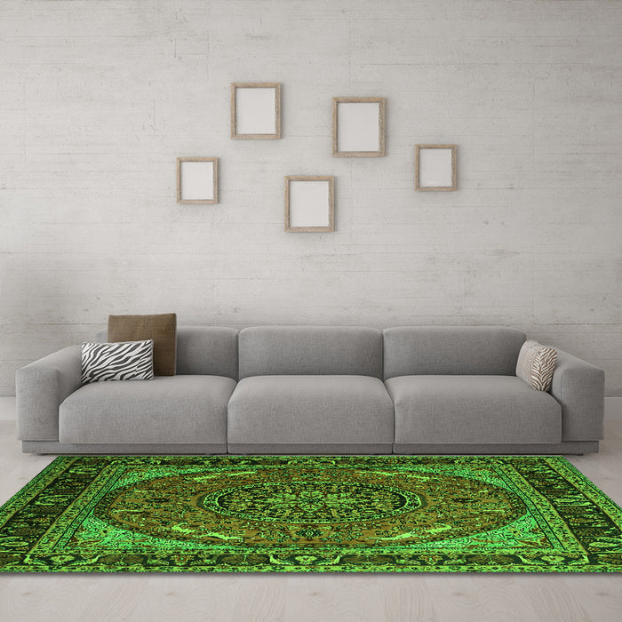 Machine Washable Medallion Green Traditional Area Rugs in a Living Room,, wshtr1705grn