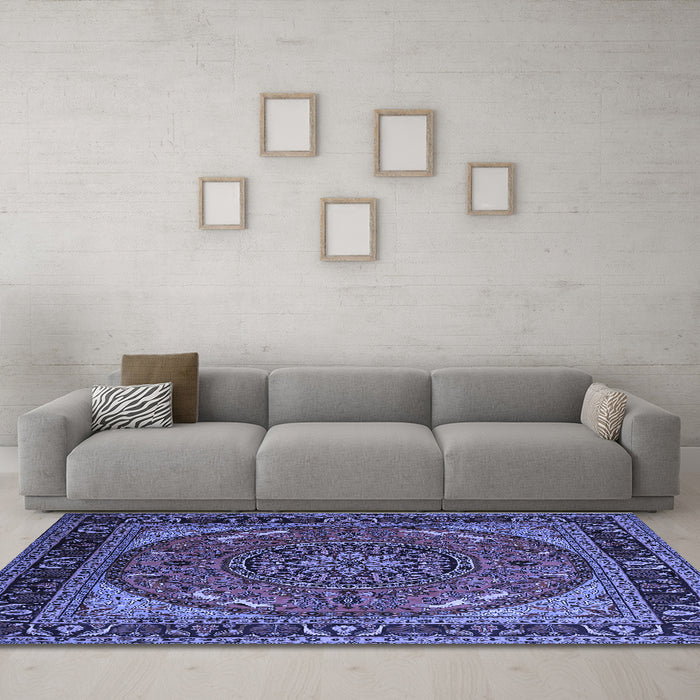 Machine Washable Medallion Blue Traditional Rug in a Living Room, wshtr1705blu