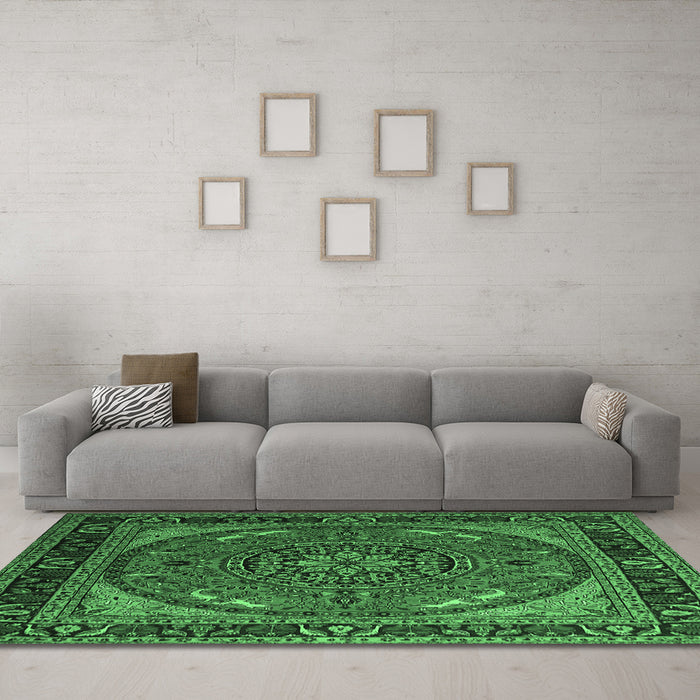 Machine Washable Medallion Emerald Green Traditional Area Rugs in a Living Room,, wshtr1705emgrn