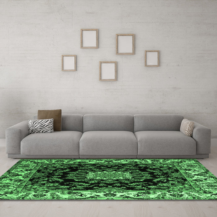 Machine Washable Medallion Emerald Green Traditional Area Rugs in a Living Room,, wshtr1706emgrn