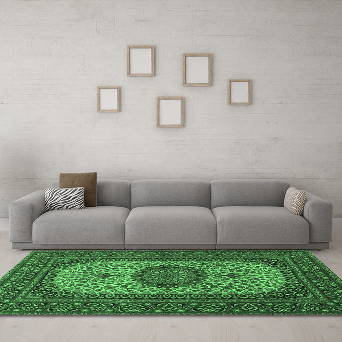 Machine Washable Medallion Emerald Green Traditional Area Rugs in a Living Room,, wshtr1707emgrn