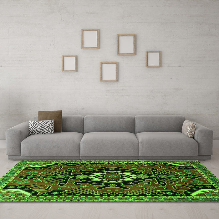 Machine Washable Persian Green Traditional Area Rugs in a Living Room,, wshtr1709grn