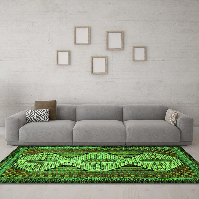 Machine Washable Persian Green Traditional Area Rugs in a Living Room,, wshtr1710grn