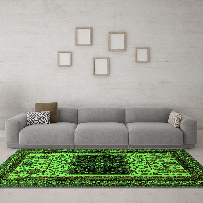 Machine Washable Persian Green Traditional Area Rugs in a Living Room,, wshtr1712grn