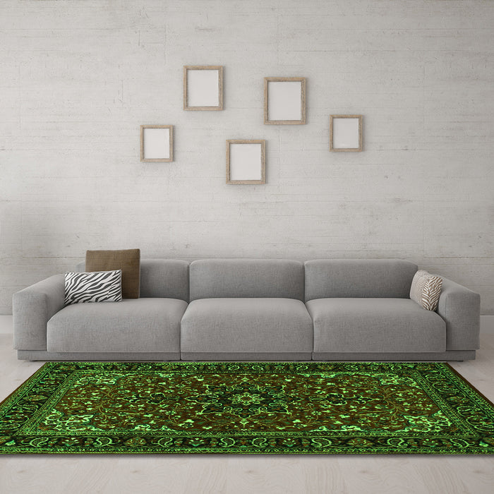 Machine Washable Persian Green Traditional Area Rugs in a Living Room,, wshtr1713grn