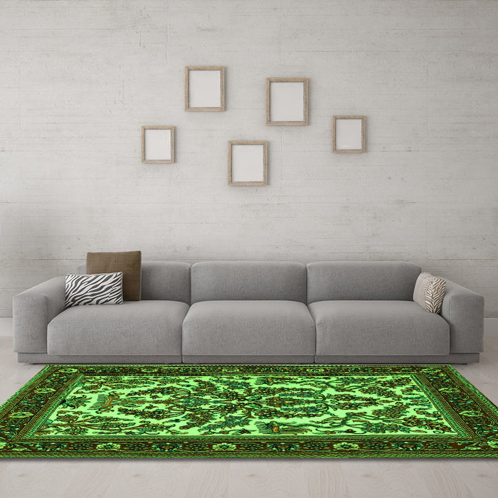 Machine Washable Persian Green Traditional Area Rugs in a Living Room,, wshtr1714grn