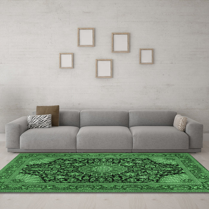 Machine Washable Medallion Emerald Green Traditional Area Rugs in a Living Room,, wshtr1716emgrn
