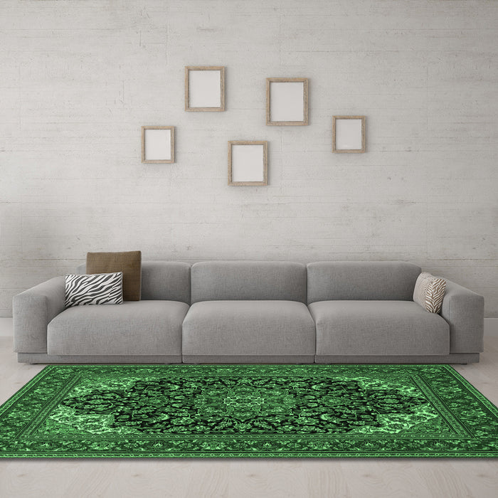Machine Washable Medallion Emerald Green Traditional Area Rugs in a Living Room,, wshtr1718emgrn