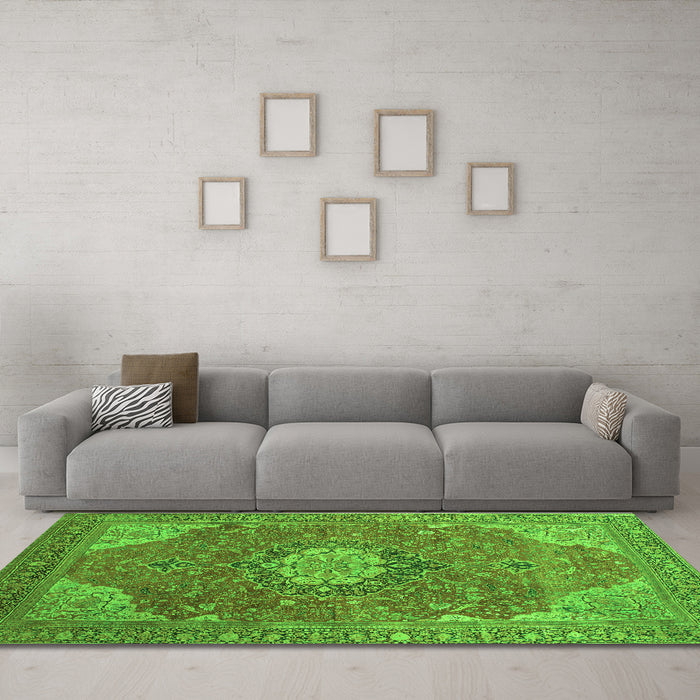 Machine Washable Medallion Green Traditional Area Rugs in a Living Room,, wshtr171grn