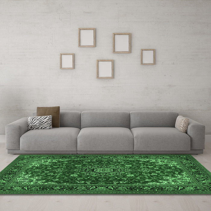 Machine Washable Medallion Emerald Green Traditional Area Rugs in a Living Room,, wshtr1722emgrn