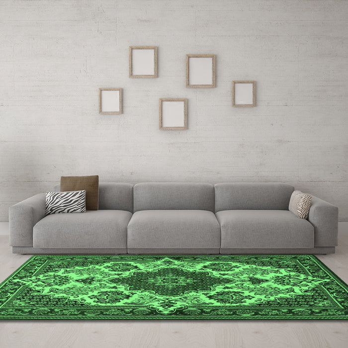 Machine Washable Medallion Emerald Green Traditional Area Rugs in a Living Room,, wshtr1729emgrn