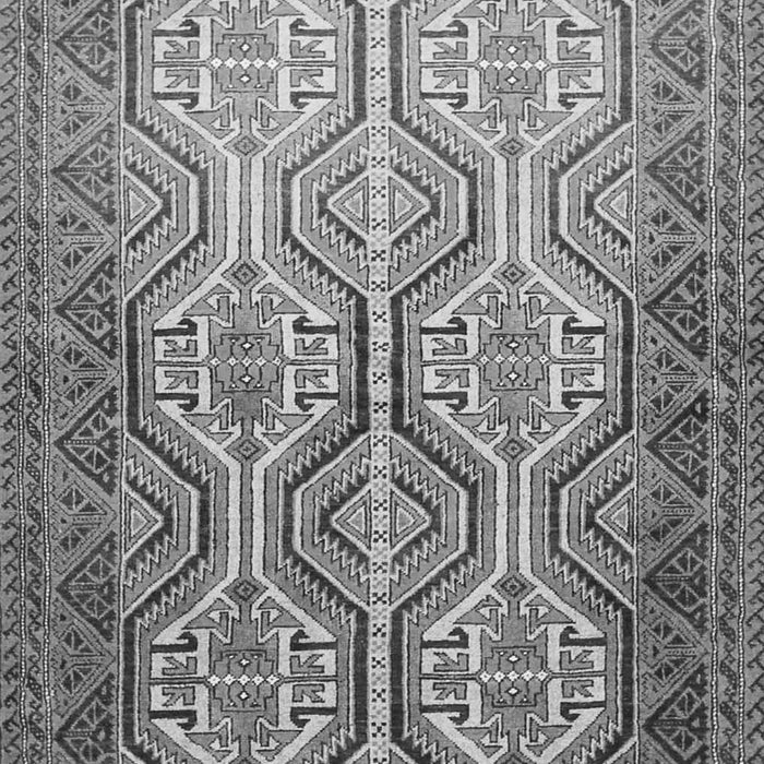 Serging Thickness of Machine Washable Persian Gray Traditional Rug, wshtr1732gry