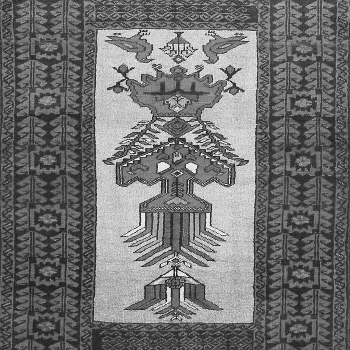 Serging Thickness of Machine Washable Persian Gray Traditional Rug, wshtr1733gry