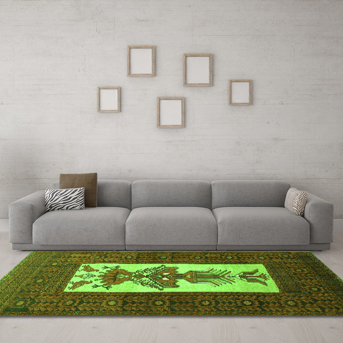 Machine Washable Persian Green Traditional Area Rugs in a Living Room,, wshtr1733grn