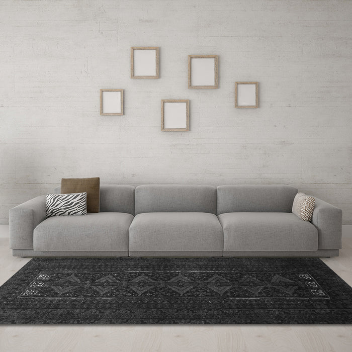 Machine Washable Persian Gray Traditional Rug in a Living Room,, wshtr1734gry