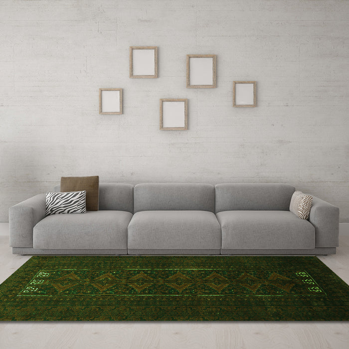 Machine Washable Persian Green Traditional Area Rugs in a Living Room,, wshtr1734grn
