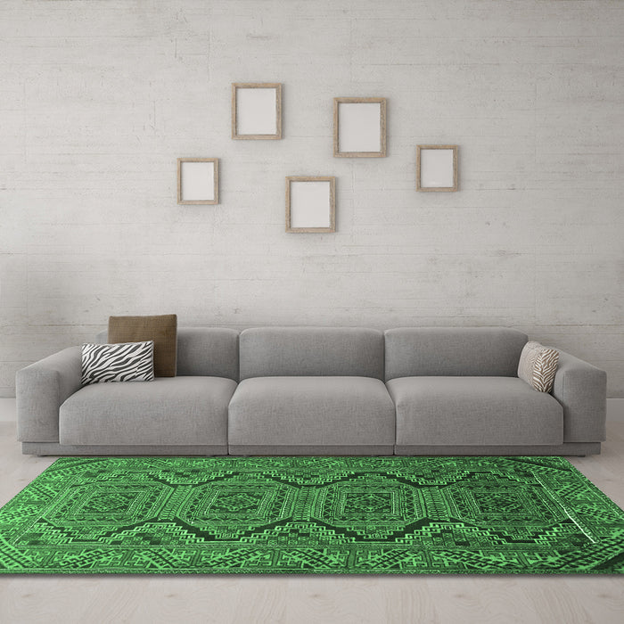 Machine Washable Persian Emerald Green Traditional Area Rugs in a Living Room,, wshtr1735emgrn