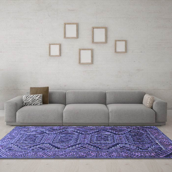 Machine Washable Persian Blue Traditional Rug in a Living Room, wshtr1735blu