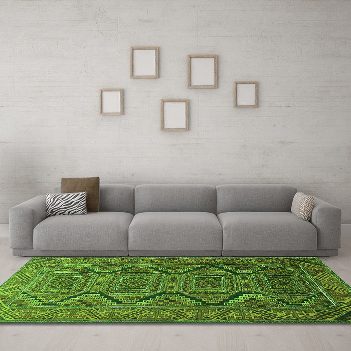 Machine Washable Persian Green Traditional Area Rugs in a Living Room,, wshtr1735grn
