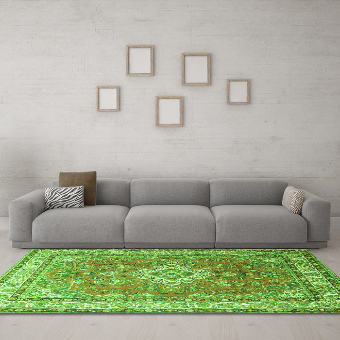 Machine Washable Persian Green Traditional Area Rugs in a Living Room,, wshtr173grn