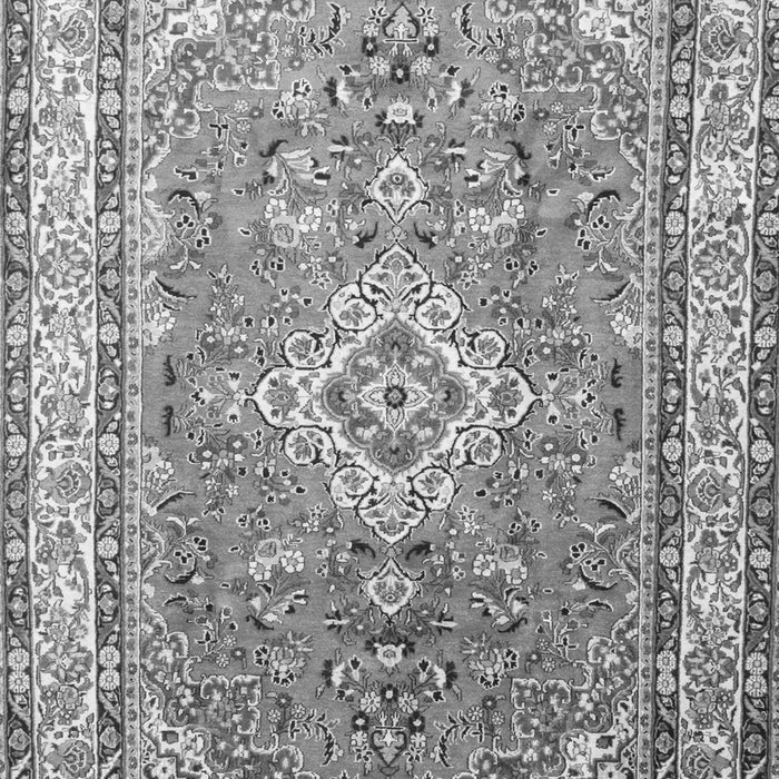 Serging Thickness of Machine Washable Persian Gray Traditional Rug, wshtr173gry