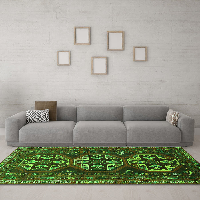 Machine Washable Persian Green Traditional Area Rugs in a Living Room,, wshtr1741grn