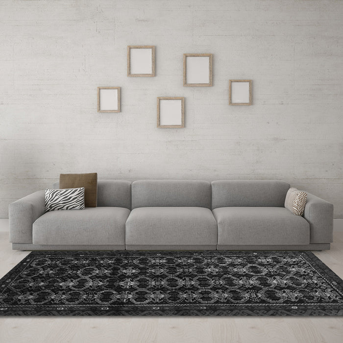 Machine Washable Persian Gray Traditional Rug in a Living Room,, wshtr1742gry