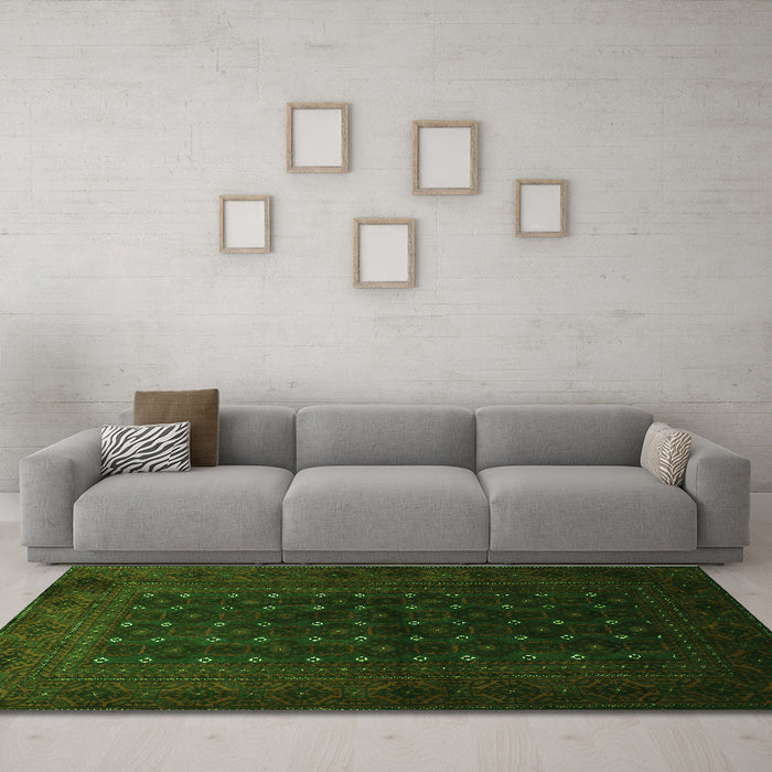 Machine Washable Persian Green Traditional Area Rugs in a Living Room,, wshtr1745grn
