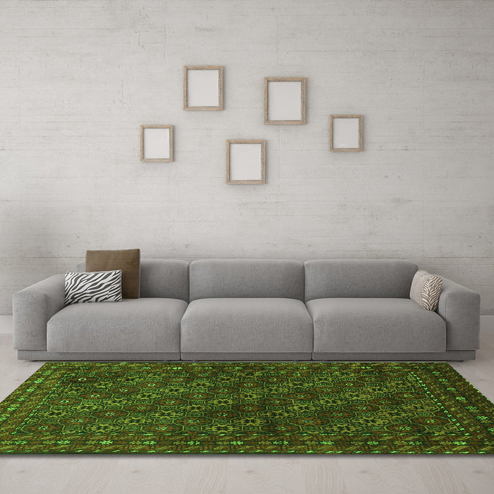 Machine Washable Persian Green Traditional Area Rugs in a Living Room,, wshtr1746grn