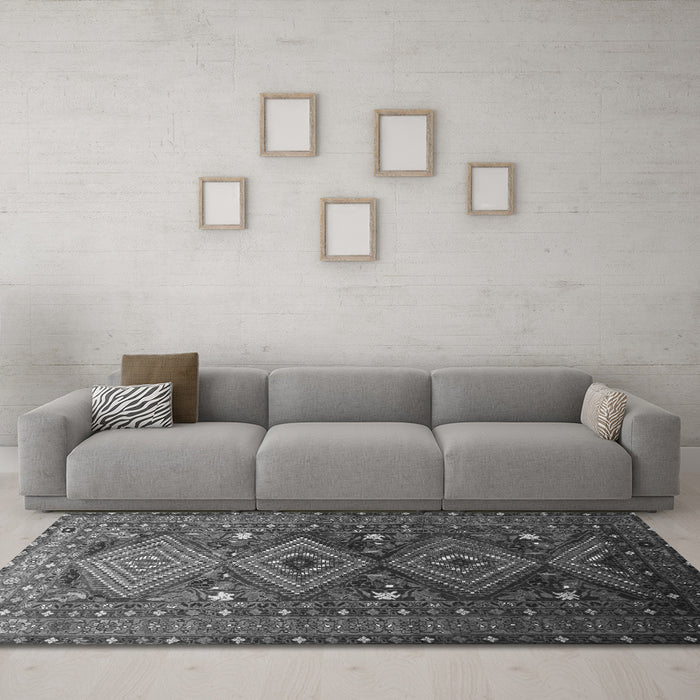 Machine Washable Persian Gray Traditional Rug in a Living Room,, wshtr1747gry