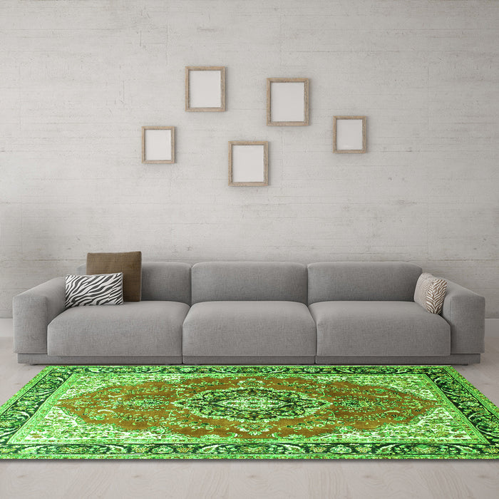 Machine Washable Medallion Green Traditional Area Rugs in a Living Room,, wshtr174grn