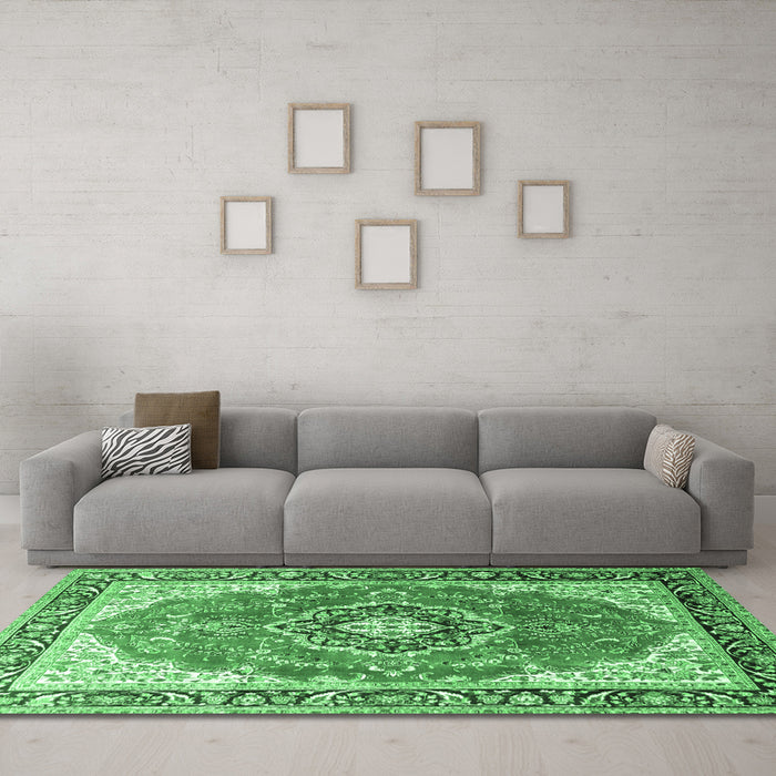 Machine Washable Medallion Emerald Green Traditional Area Rugs in a Living Room,, wshtr174emgrn