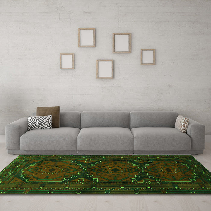 Machine Washable Persian Green Traditional Area Rugs in a Living Room,, wshtr1750grn