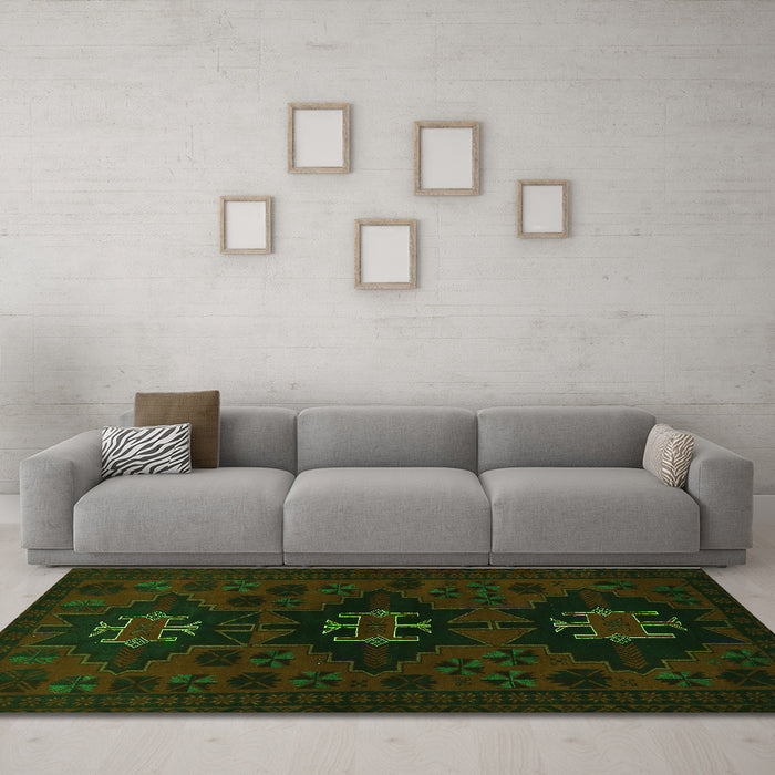 Machine Washable Persian Green Traditional Area Rugs in a Living Room,, wshtr1753grn