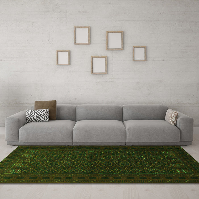 Machine Washable Persian Green Traditional Area Rugs in a Living Room,, wshtr1754grn